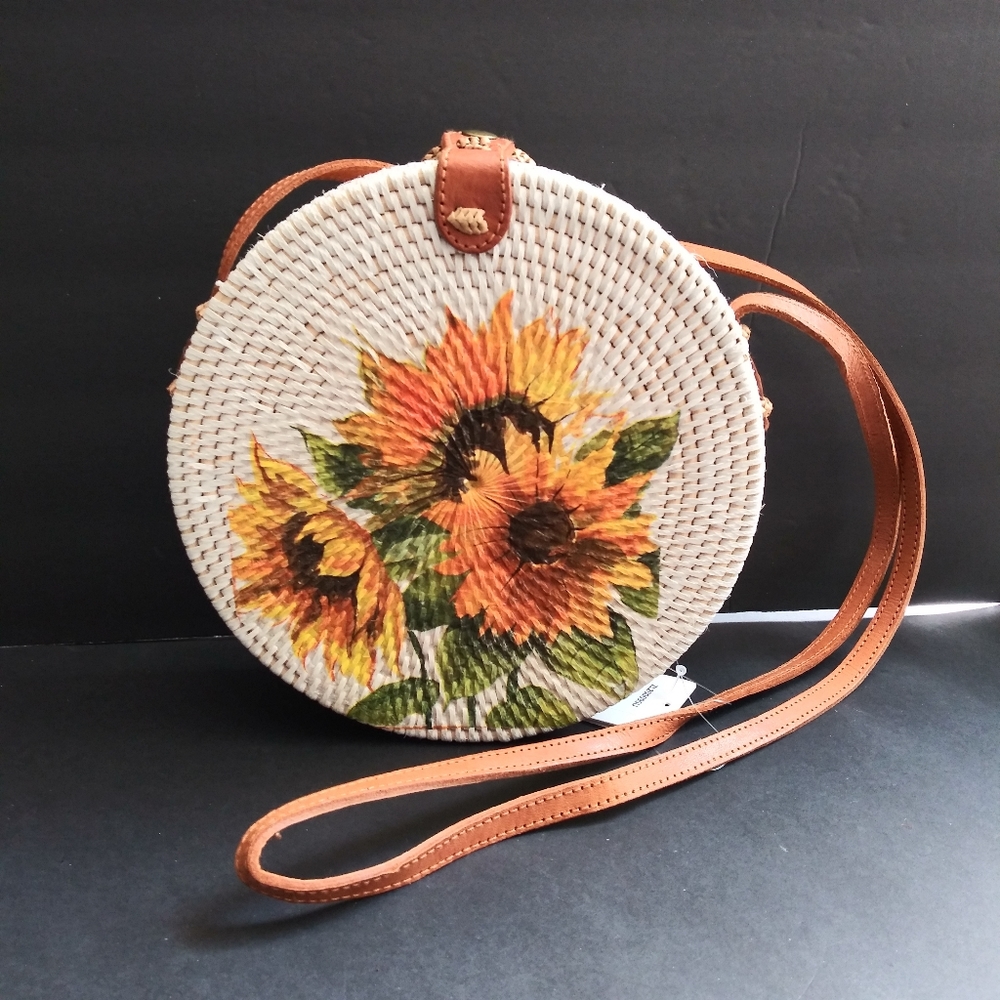 NEW HANDCRAFTED RATTAN CROSSBODY BAG PURSE - Picture 2 of 9